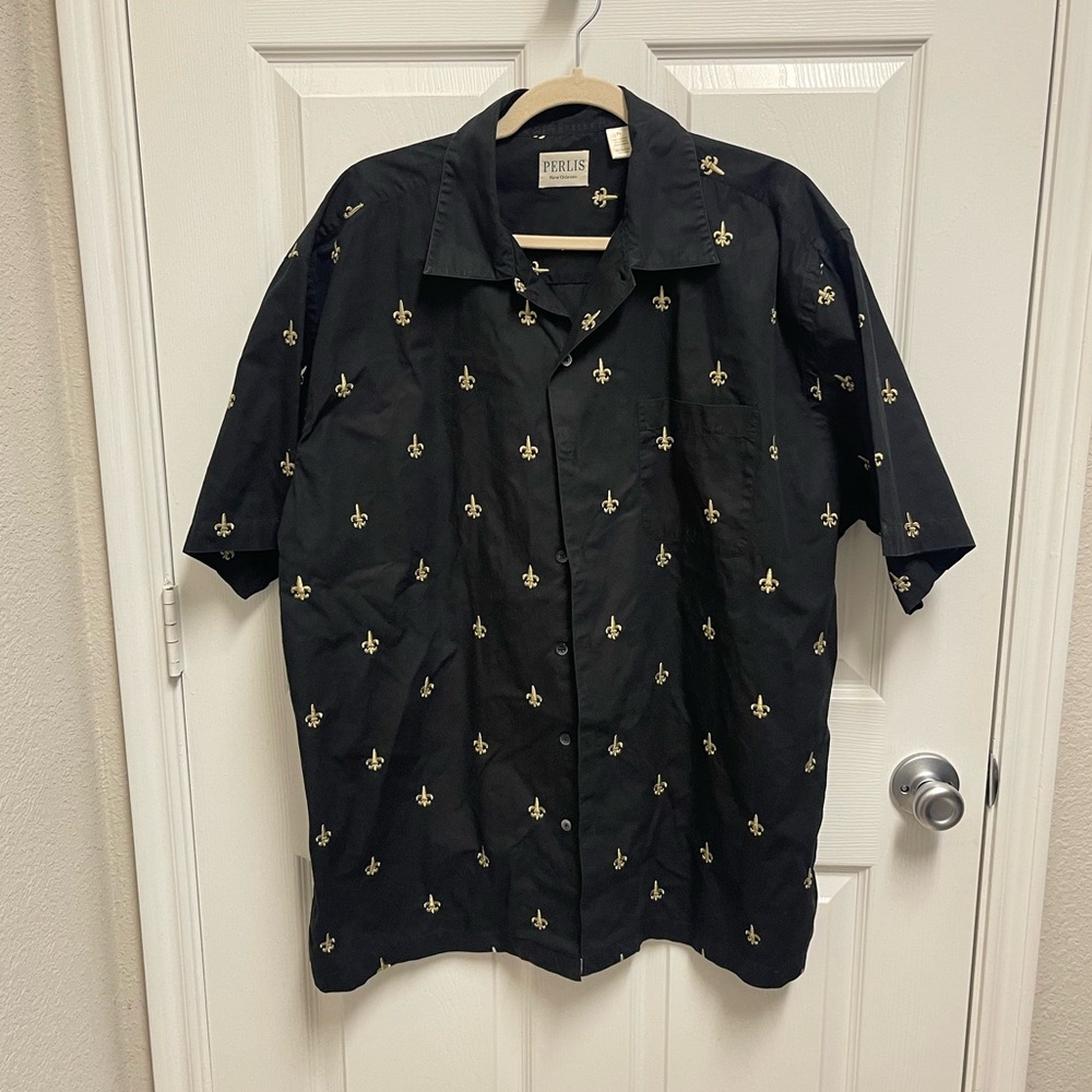 Perlis Black Fleur-de-lis Short Sleeve Button Down